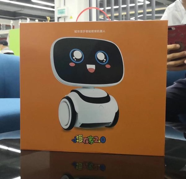 Intelligent robot family companion education learning children early education voice dialogue high-tech toys robot 3